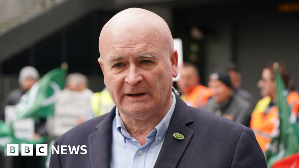 We want same pay award as drivers, says RMT boss Mick Lynch