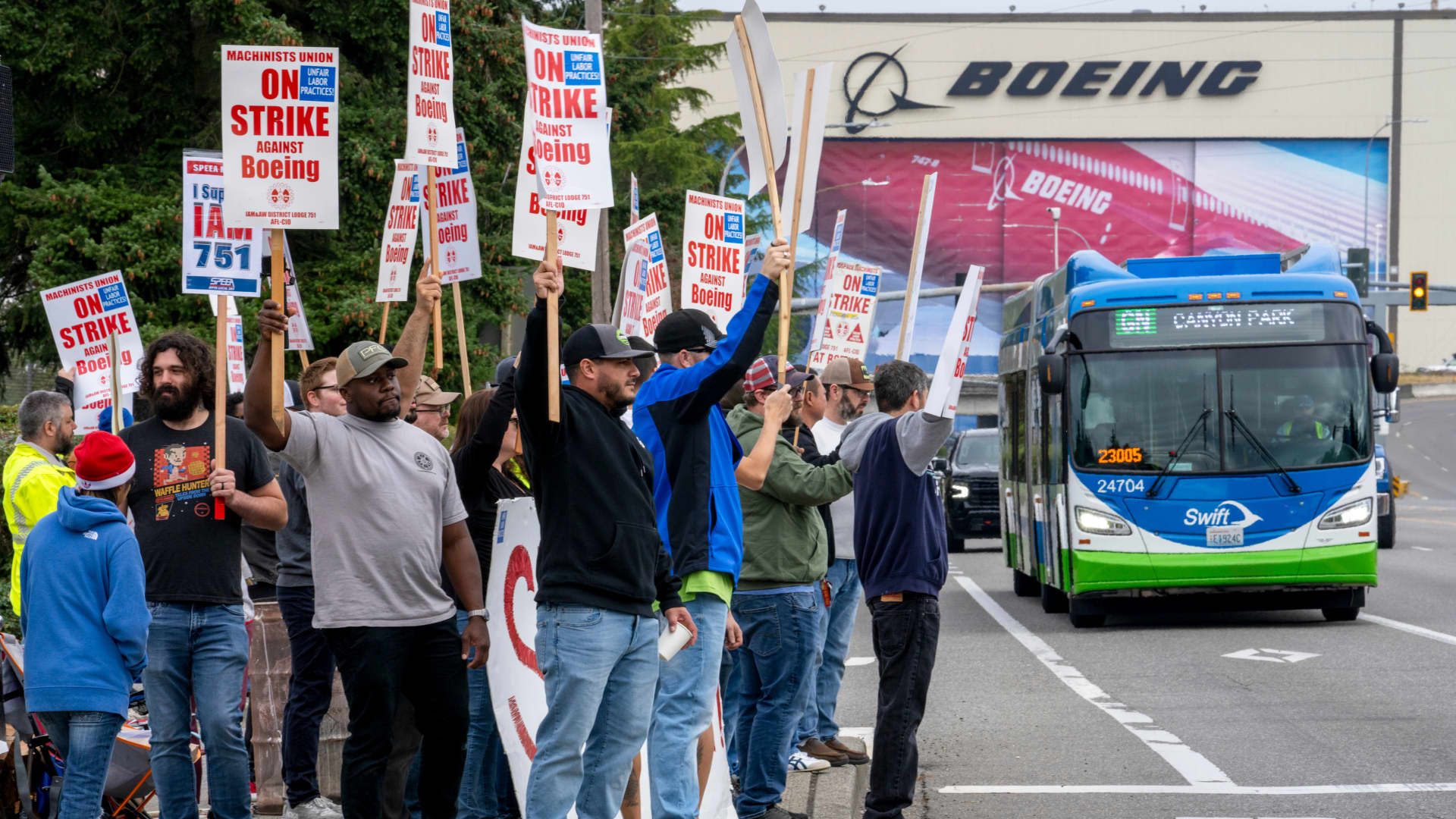 Boeing starts furloughing ‘large number’ of employees amid strike