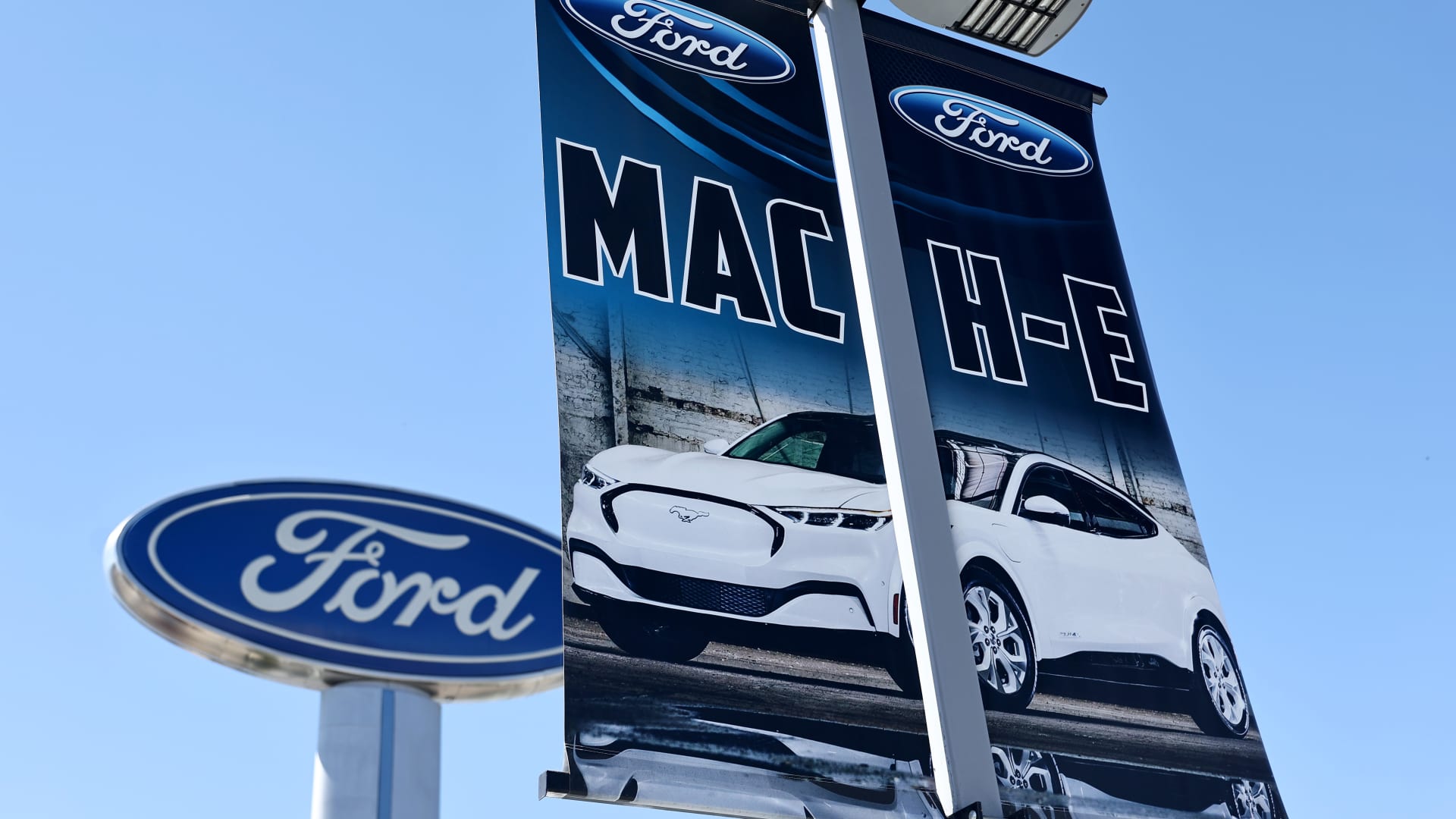 Ford’s third-quarter sales up 0.7% as GM overtakes it in EVs