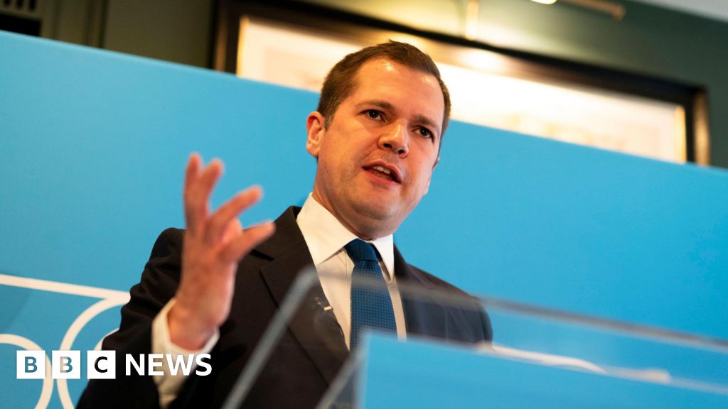 Robert Jenrick calls for lower benefits bill to pay for tax cuts