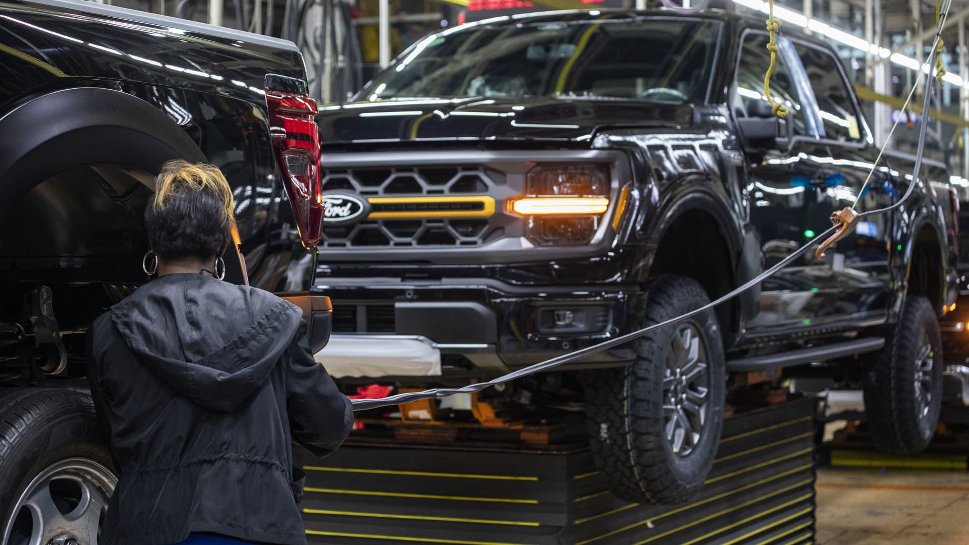 Ford’s October sales increase 15.2% from subdued levels in 2023