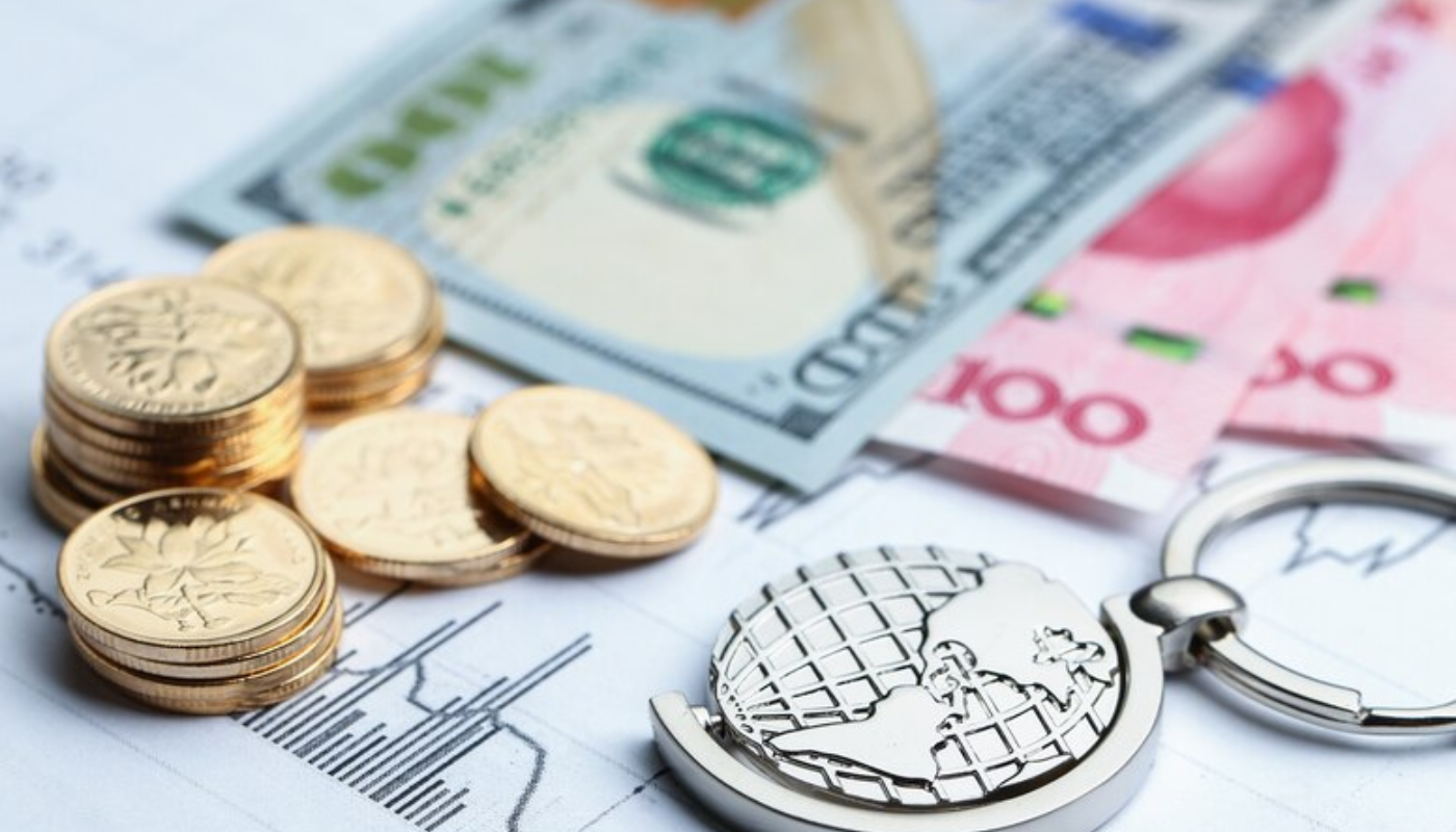 GBP/USD Surges to 1.30 as Weak US Dollar and BoE Policy Shift Stir Markets