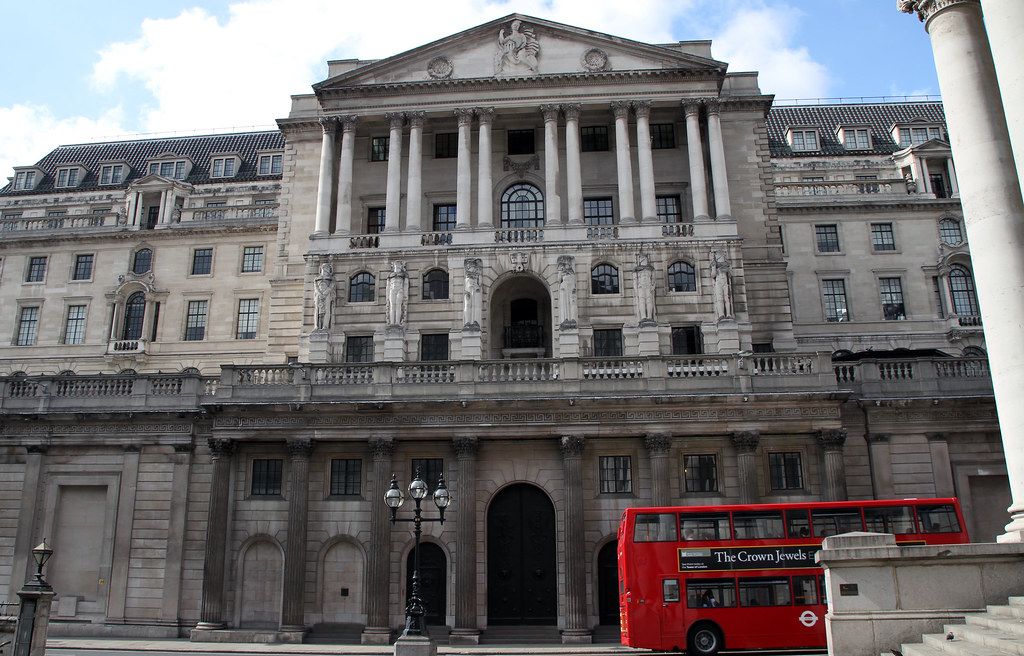 Forex Signals Brief November 7: BOE Rate Cut and FED Meeting Minutes on Agenda Today