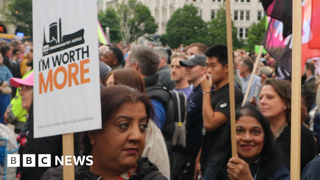 Birmingham City Council agrees huge equal pay deal with unions