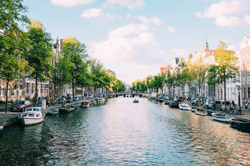AFM fines Saxo Bank €1.6M
