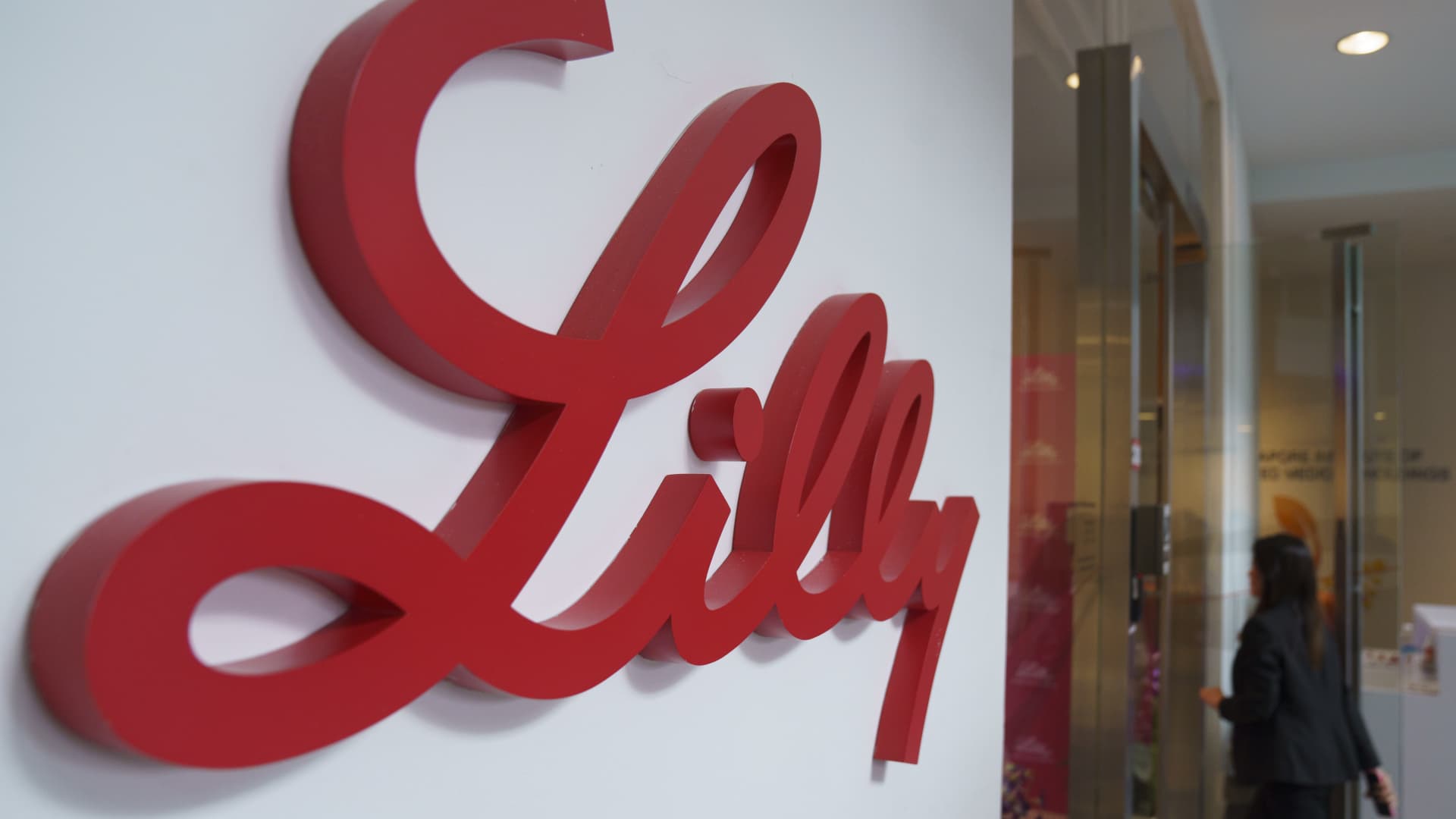 Eli Lilly to release data on weight loss drug retatrutide in 2025