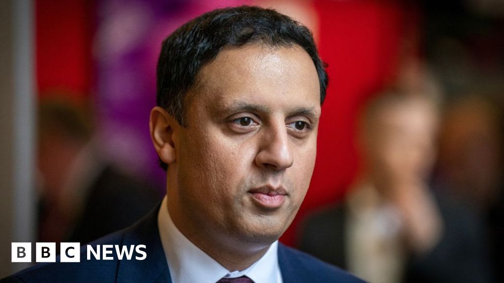 Anas Sarwar calls for clear guidance on single-sex spaces