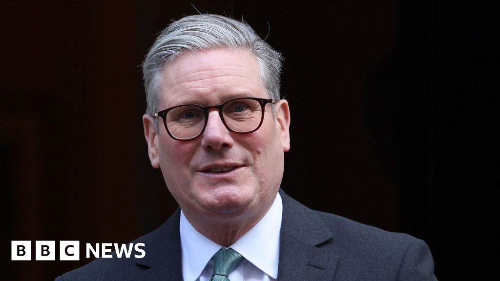 Keir Starmer vows to unleash ‘shackled’ civil servants
