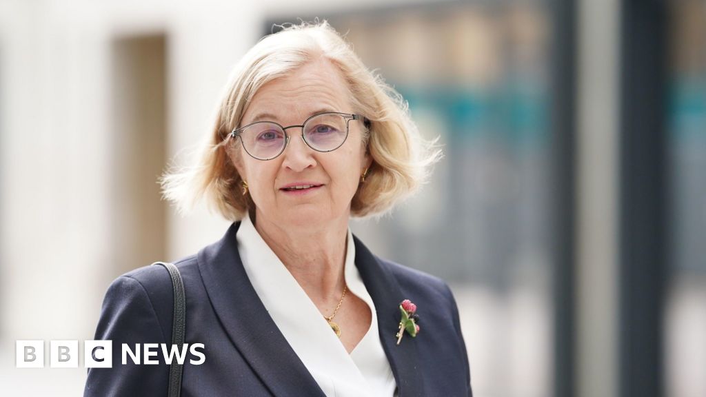 Ex-Ofsted boss says education secretary wants ‘to please unions’