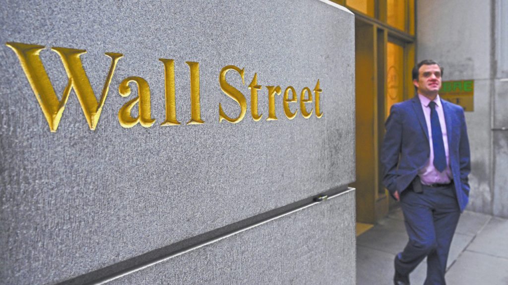Wall Street Rebounds Slightly on Hopes of Tariff Flexibility