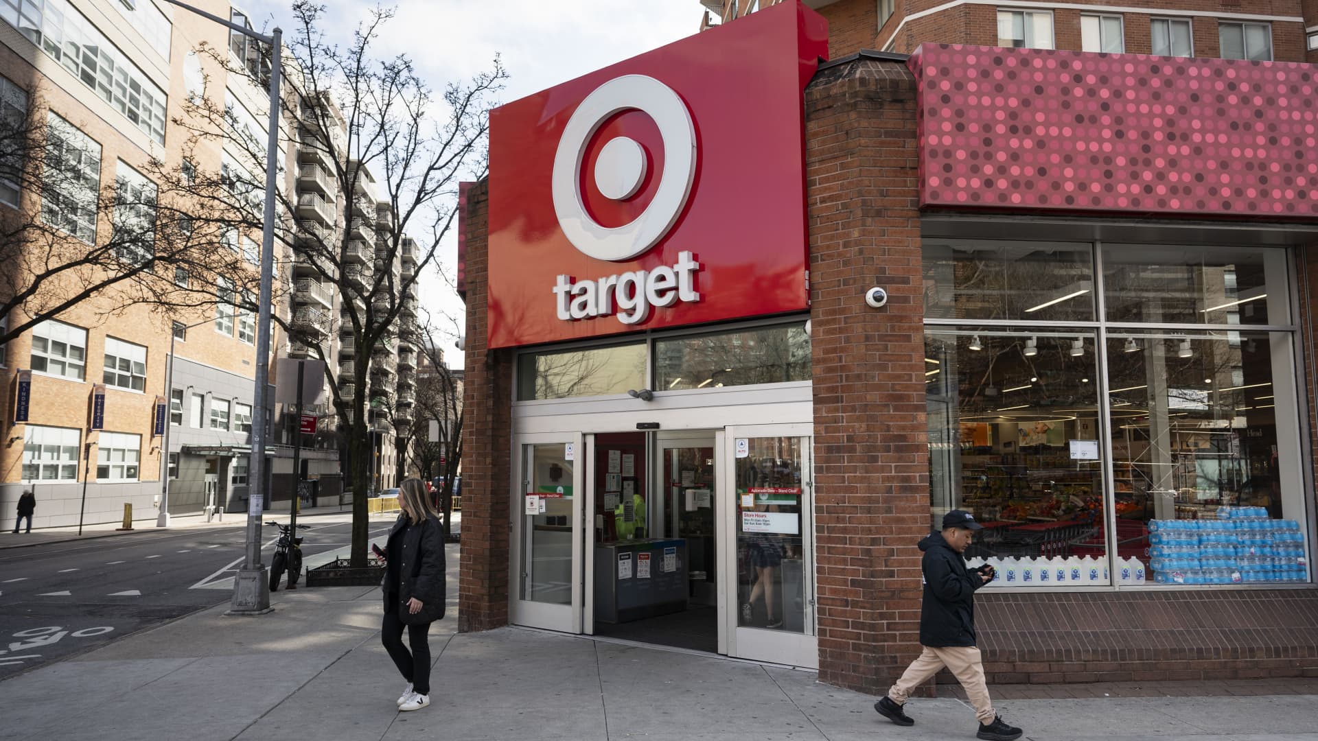 Target CEO to meet with Al Sharpton after DEI-rollback