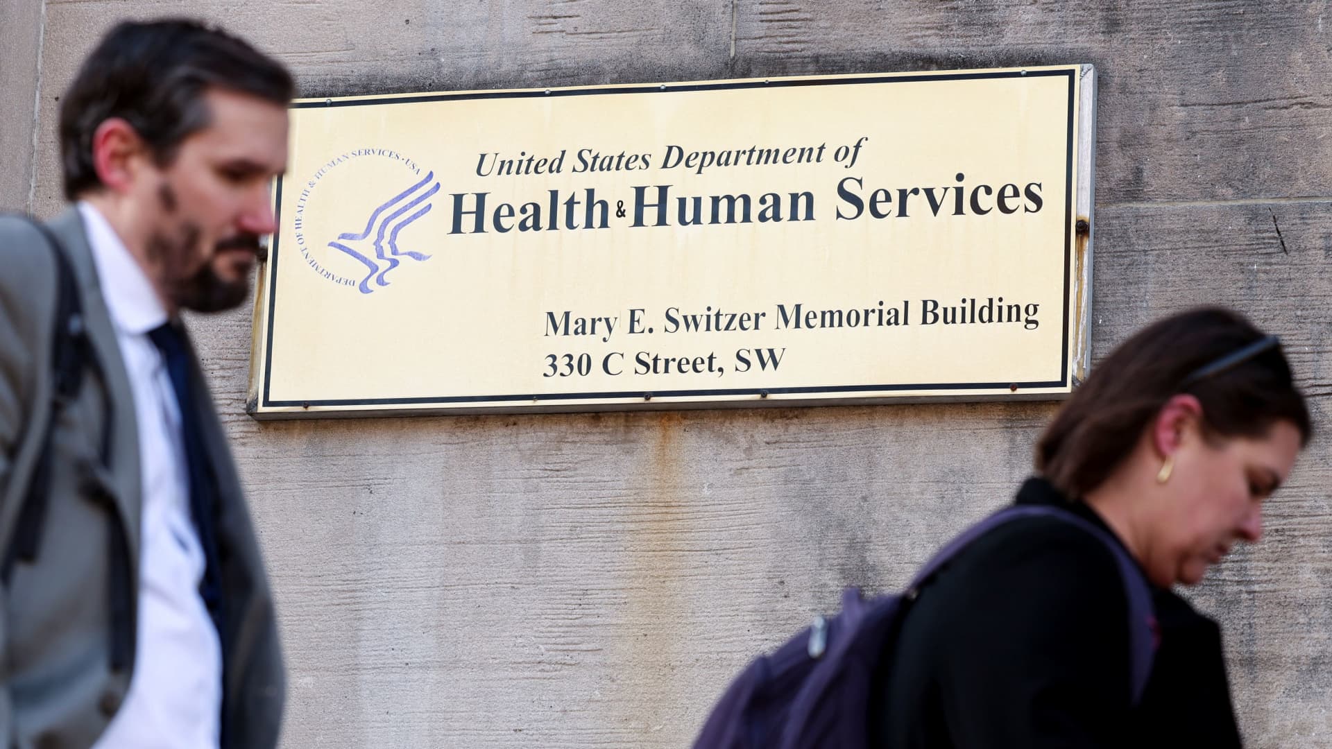 RFK Jr. cuts jobs at minority health offices at HHS