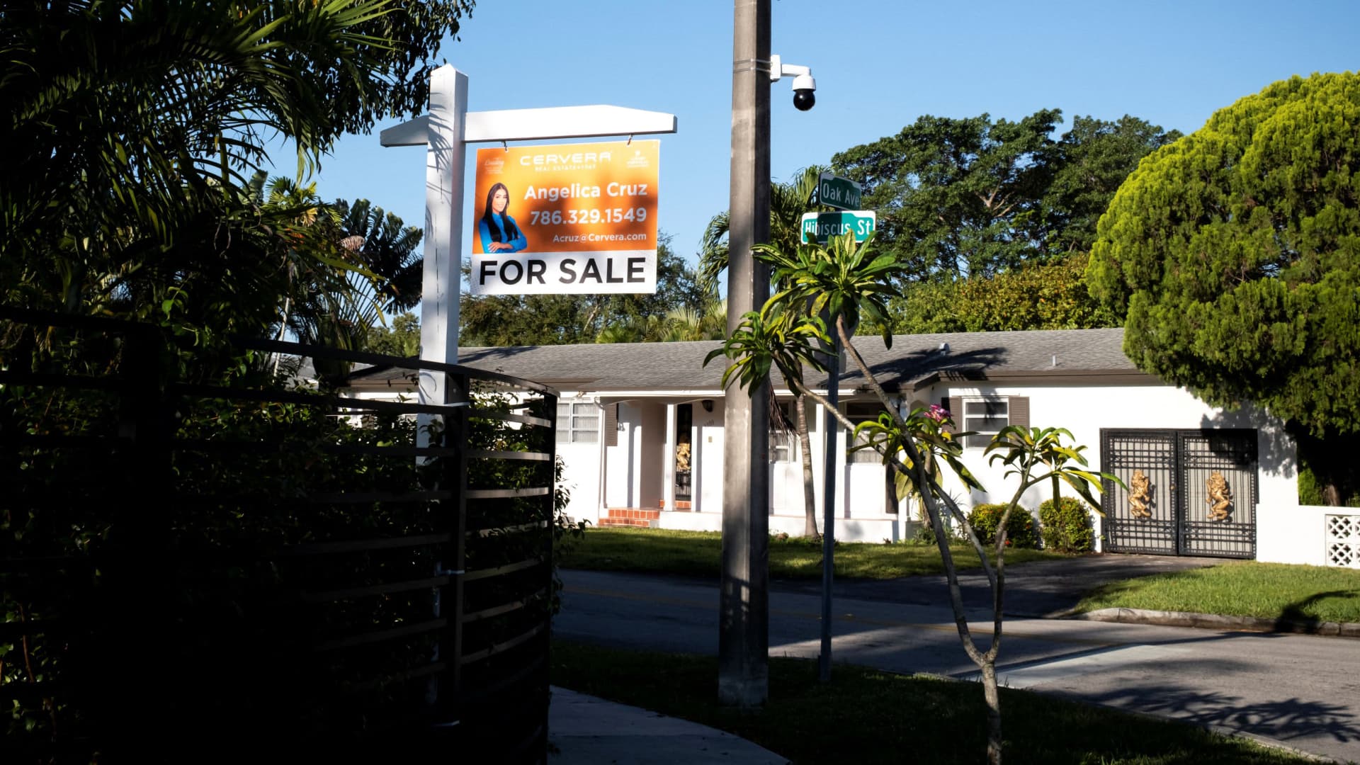 March home sales drop to slowest pace since 2009