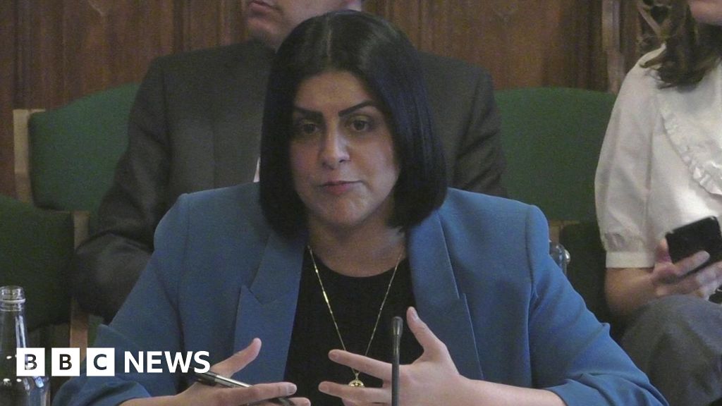 ‘Unacceptable’ to question Supreme Court gender ruling, says justice secretary