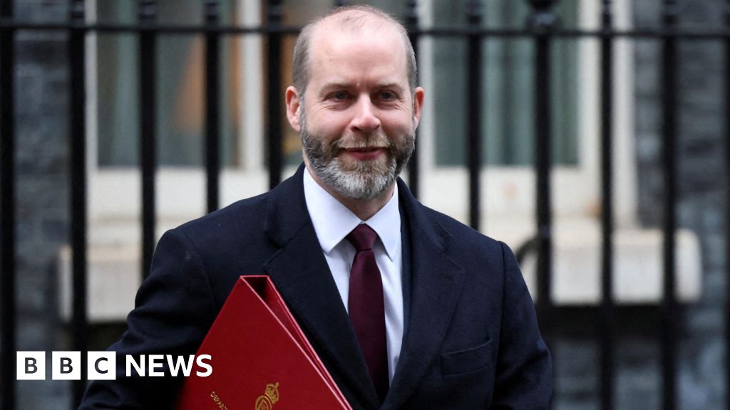 UK to keep pushing for deal after Trump imposes 10% tariff