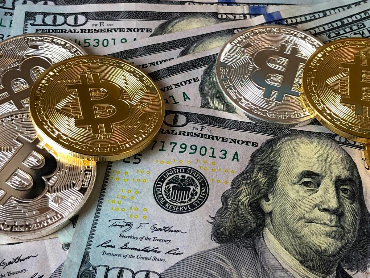 Bitcoin’s Correlation with the US Dollar: What Forex Traders Need to Know