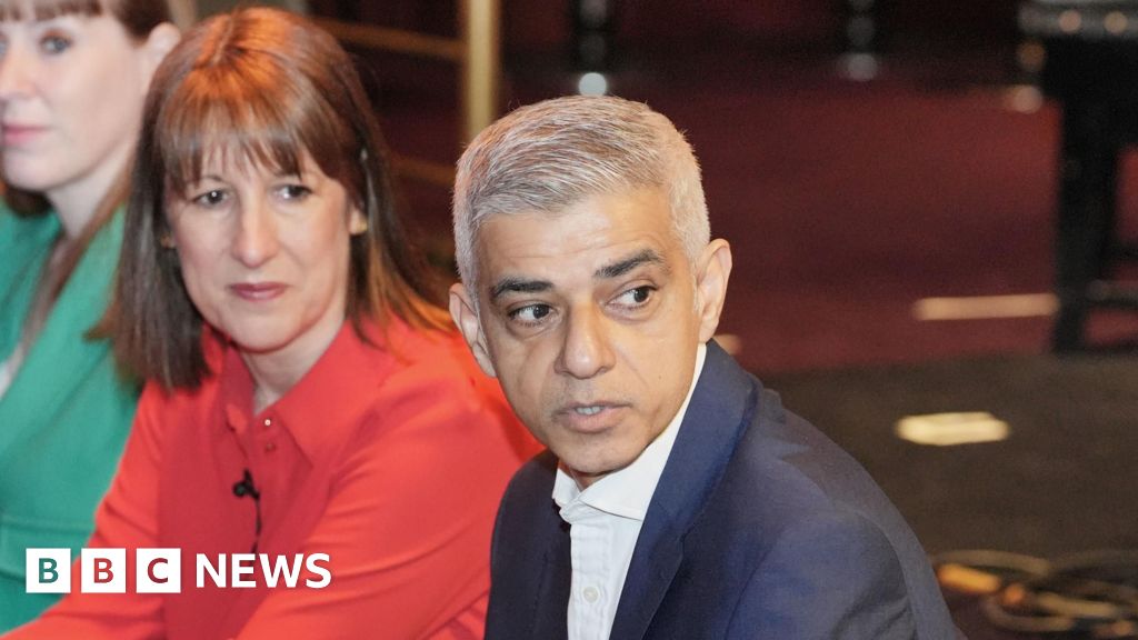 Sadiq Khan sought legal advice after Reeves backed Heathrow expansion