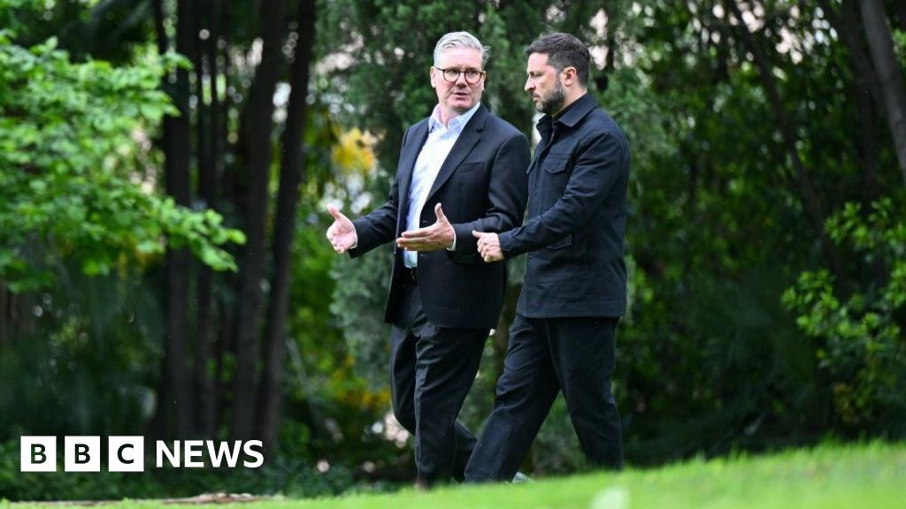 Starmer and Zelensky vow to ‘maintain momentum’ on peace deal