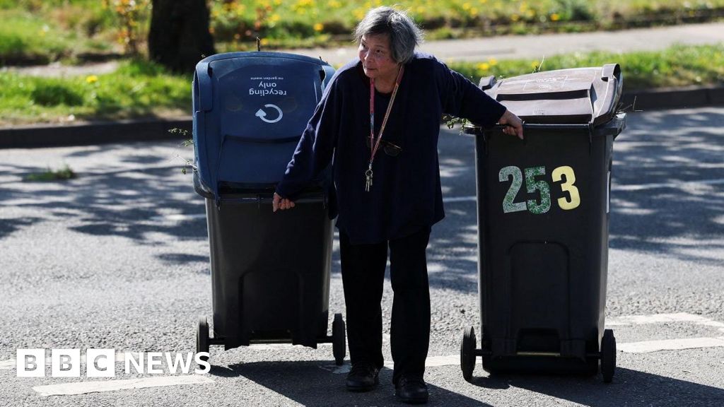 Birmingham bin dispute goes to May Day mediation talks